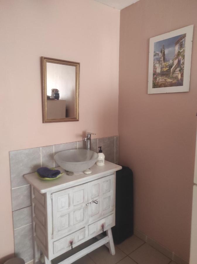 Chambre Spatieuse Avec Grand Lit. Aspet Екстер'єр фото